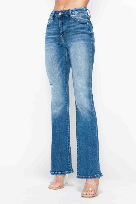 Distressed High Rise Jeans with Pockets